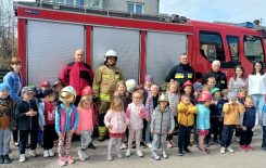 Więcej o: Wycieczka przedszkolaków do Straży Pożarnej w Obicach