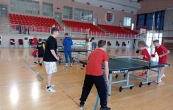 Więcej o: Międzyszkolne zawody w drużynowym tenisie stołowym